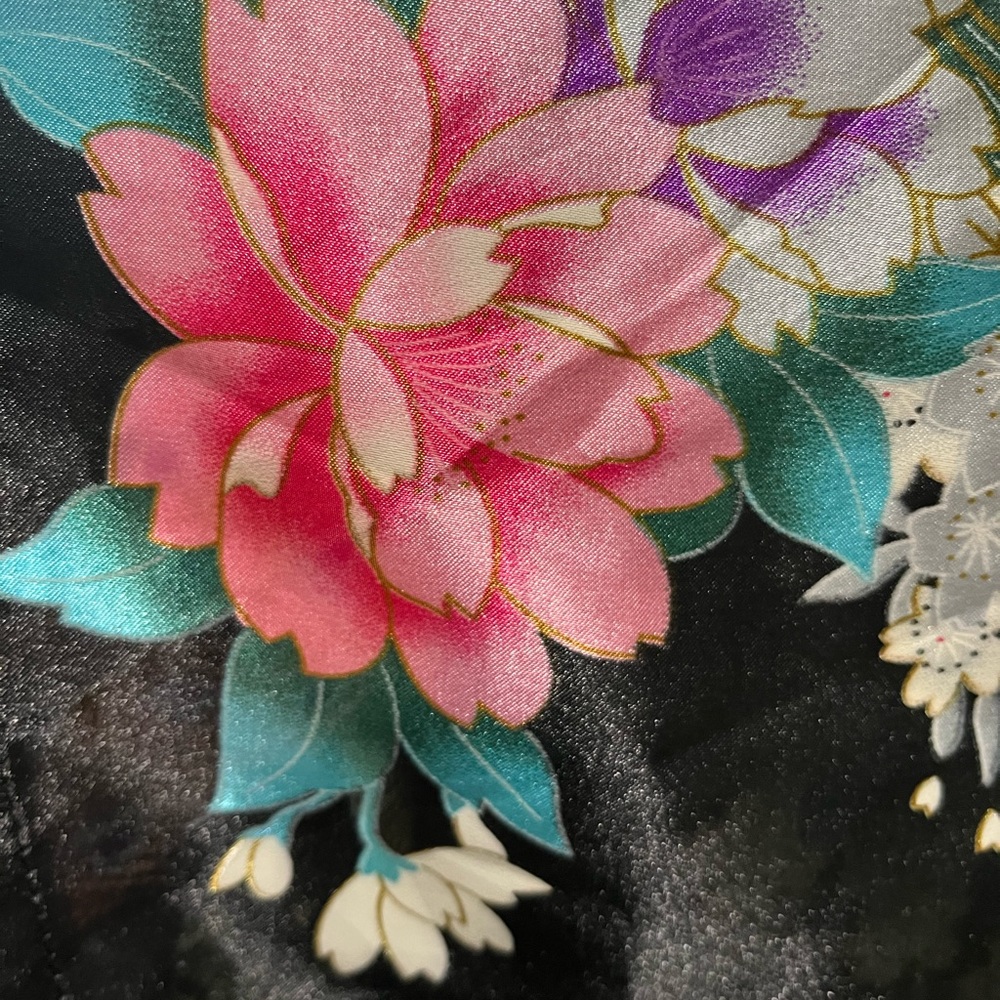 TANGYIHUI SILKY SATIN BLACK FLORAL PEACOCK ROBE WITH MATCHING BELT SIZE XXL - Picture 5 of 16